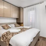 Vakantiehuis Gorgeous In With Sauna *