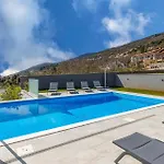 Gorgeous In With Sauna Vakantiehuis