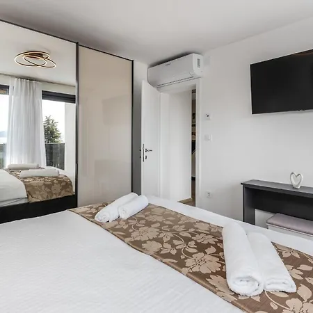 Vakantiehuis Gorgeous In With Sauna