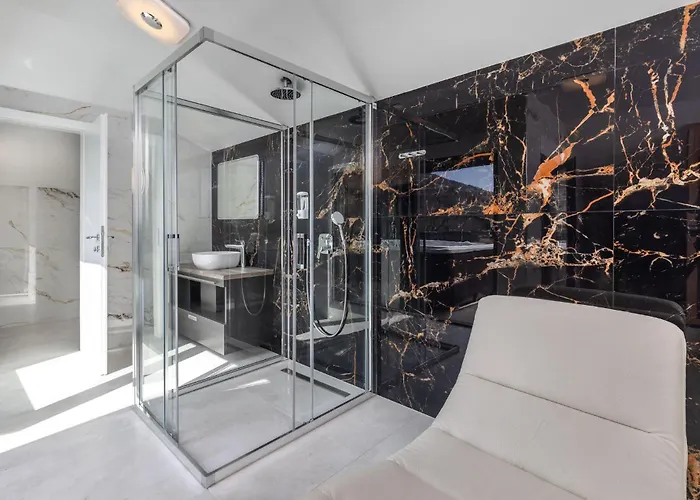 Amazing In With Sauna Lovran